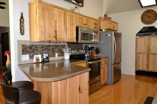 737 Pinecrest Dr, Grants Pass, OR 97526 - Photo 15