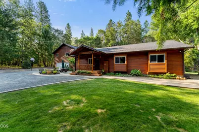 737 Pinecrest Drive, Grants Pass, OR 97526 - Photo 1