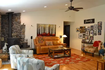 737 Pinecrest Drive, Grants Pass, OR 97526 - Photo 17