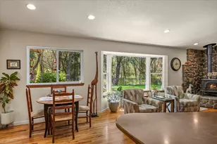 737 Pinecrest Dr, Grants Pass, OR 97526 - Photo 19