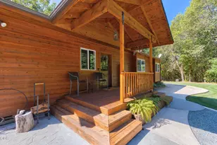 737 Pinecrest Dr, Grants Pass, OR 97526 - Photo 11