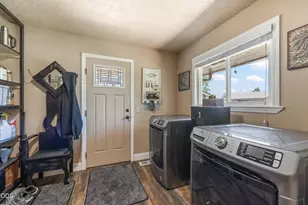 2348 NE Barnes Rd, Prineville, OR 97754 - Photo 21