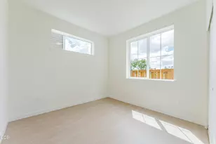 317 NW 17th St, Redmond, OR 97756 - Photo 17