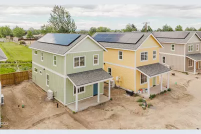 317 NW 17th Street #5, Redmond, OR 97756 - Photo 3