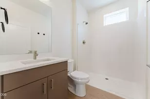 317 NW 17th St, Redmond, OR 97756 - Photo 15