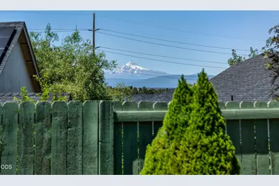 339 SW 33rd Drive, Redmond, OR 97756 - Photo 3