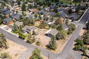 2850 SW 33rd St, Redmond, OR 97756 - Photo 3