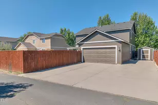 1320 NE 3rd St, Redmond, OR 97756 - Photo 33
