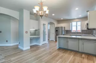 1320 NE 3rd St, Redmond, OR 97756 - Photo 11