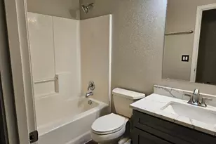 1320 NE 3rd St, Redmond, OR 97756 - Photo 9