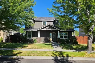 1320 NE 3rd St, Redmond, OR 97756 - Photo 1