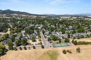 975 Beverly Way, Jacksonville, OR 97530 - Photo 45