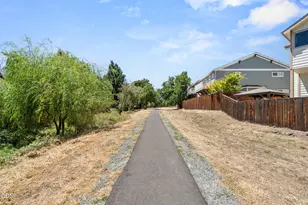 975 Beverly Way, Jacksonville, OR 97530 - Photo 43