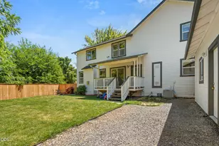 975 Beverly Way, Jacksonville, OR 97530 - Photo 33