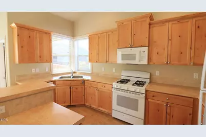540 NW 28th Street, Redmond, OR 97756 - Photo 3