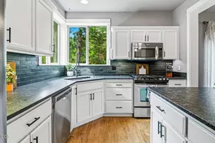 19411 Brookside Way, Bend, OR 97702 - Photo 7