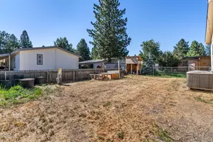 61000 Brosterhous Rd, Bend, OR 97702 - Photo 21
