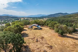 8785 Blackwell Rd, Central Point, OR 97502 - Photo 13
