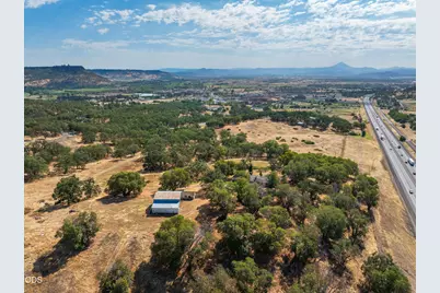 8785 Blackwell Road, Central Point, OR 97502 - Photo 1