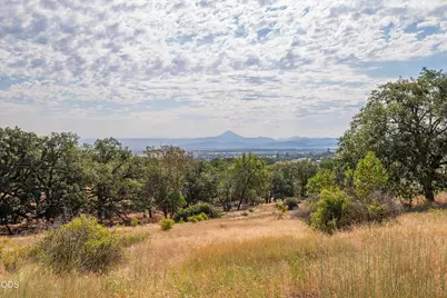 8785 Blackwell Road, Central Point, OR 97502 - Photo 5