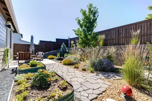 3895 NE Oakside Loop, Bend, OR 97701 - Photo 3