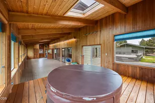 61670 Somerset Dr, Bend, OR 97702 - Photo 21