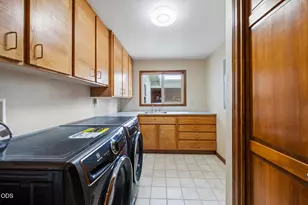 61670 Somerset Dr, Bend, OR 97702 - Photo 25
