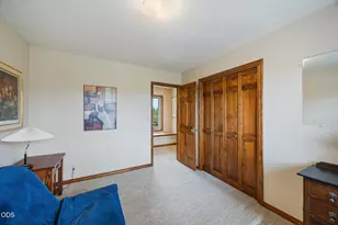 61670 Somerset Dr, Bend, OR 97702 - Photo 37