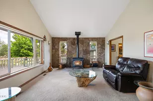 61670 Somerset Dr, Bend, OR 97702 - Photo 5