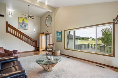 61670 Somerset Drive, Bend, OR 97702 - Photo 7