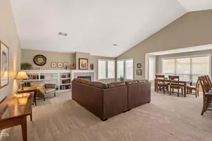 440 Scottsdale Cir, Medford, OR 97504 - Photo 7