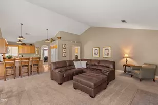 440 Scottsdale Cir, Medford, OR 97504 - Photo 3