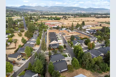 2217 Piazza Drive, Medford, OR 97501 - Photo 43