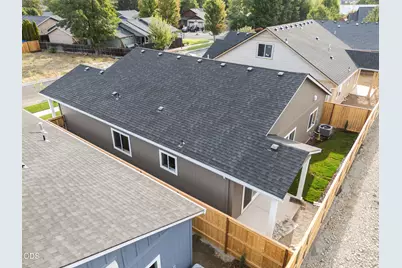 2217 Piazza Drive, Medford, OR 97501 - Photo 33