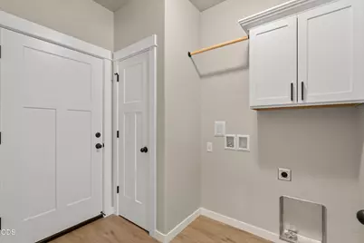2217 Piazza Drive, Medford, OR 97501 - Photo 17
