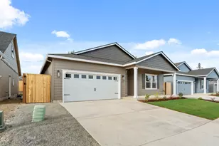 2217 Piazza Dr, Medford, OR 97501 - Photo 3