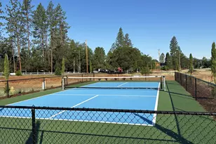 203 Bogey Ln, Eagle Point, OR 97524 - Photo 17