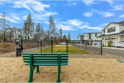 203 Bogey Lane, Eagle Point, OR 97524 - Photo 17