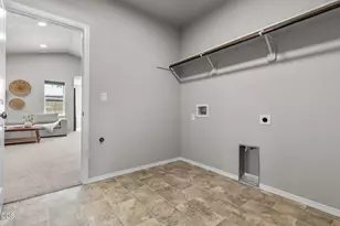 2346 NW Teak Pl NW, Redmond, OR 97756 - Photo 29