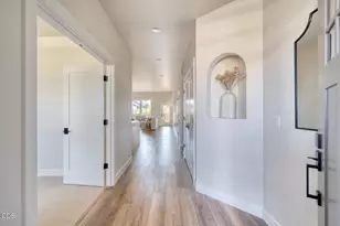 842 NW 18th Ct, Redmond, OR 97756 - Photo 3