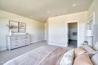 842 NW 18th Court, Redmond, OR 97756 - Photo 19