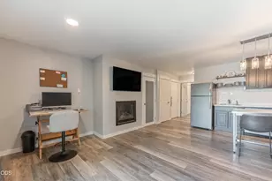 1565 NW Wall St, Bend, OR 97703 - Photo 5