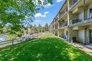 1565 NW Wall St, Bend, OR 97703 - Photo 15