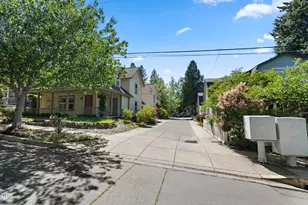 923 Bellview Ave, Ashland, OR 97520 - Photo 35