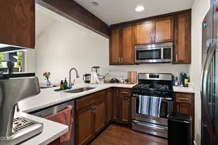 37 N Mountain Ave, Ashland, OR 97520 - Photo 5
