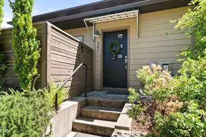 37 N Mountain Avenue, Ashland, OR 97520 - Photo 1