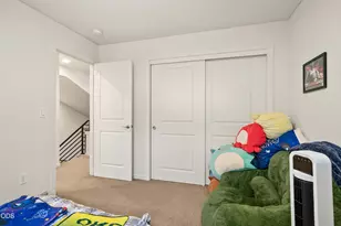 37 N Mountain Ave, Ashland, OR 97520 - Photo 19