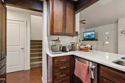 37 N Mountain Avenue, Ashland, OR 97520 - Photo 7