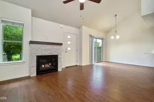 37 N Mountain Ave, Ashland, OR 97520 - Photo 3
