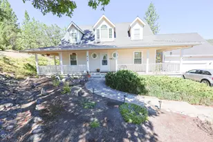 412 Country Ct, Shady Cove, OR 97539 - Photo 25